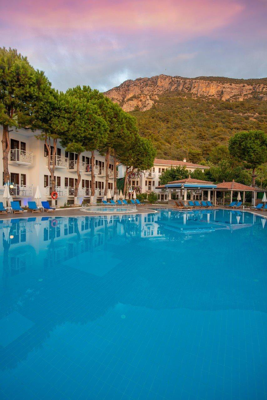 White Hotel 厄吕代尼兹 外观 照片