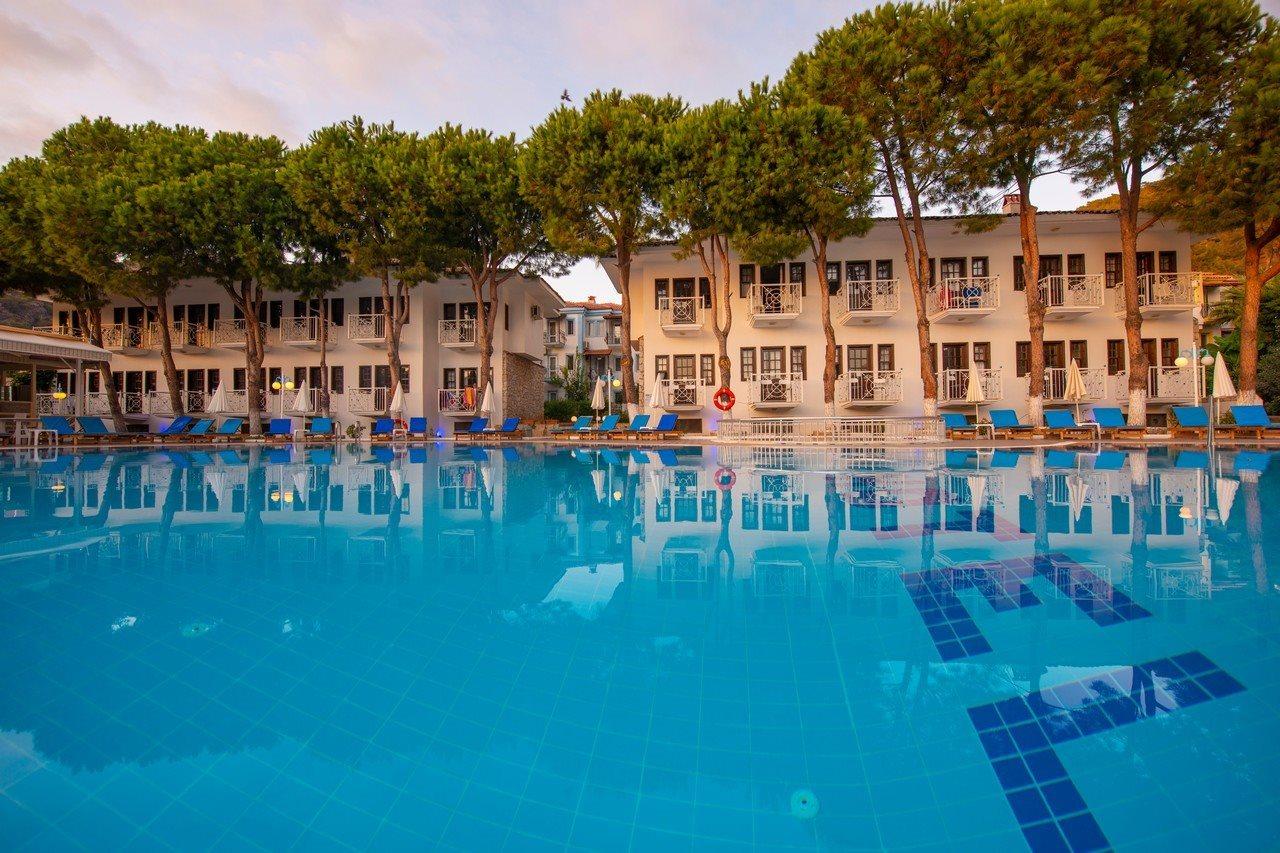 White Hotel 厄吕代尼兹 外观 照片