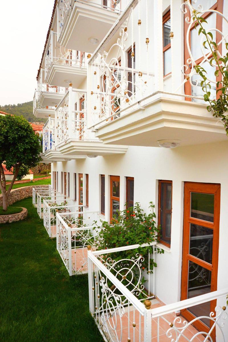White Hotel 厄吕代尼兹 外观 照片